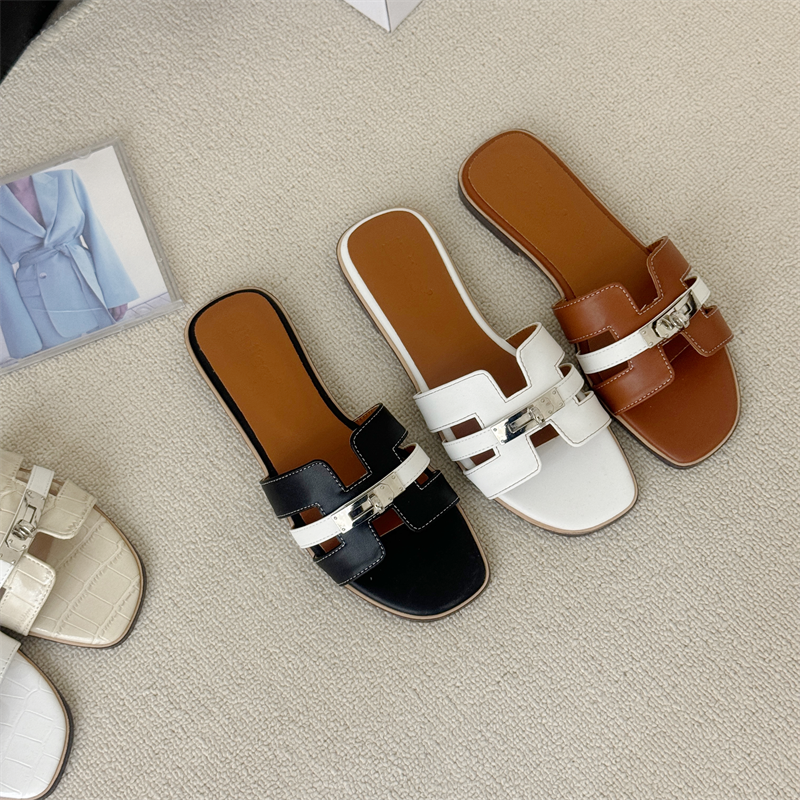 2025 New Korean Style Women's Flat Beach Sandals with One Strap, Fashion Slippers for Summer, Large Size - Image 2