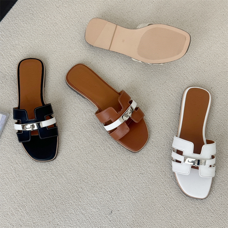 2025 New Korean Style Women's Flat Beach Sandals with One Strap, Fashion Slippers for Summer, Large Size - Image 4